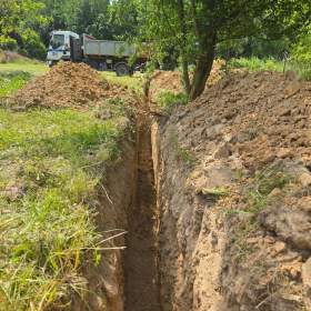 Foto inzerátu Stavební pozemek C, 900 m2, voda, kanalizace, plyn, elektřina, CETIN, veřejné osvětlení, silnice.