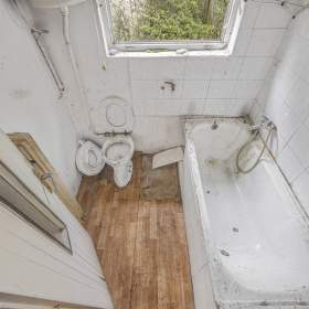 Foto inzerátu Prodej RD /Chata 60m2, obytná 85 m2 /balkon, pozemek 390 m2, zahrada 320 m2 k rekonstrukci.