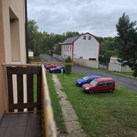 Foto inzerátu Světlý byt 3+1 72 m2, balkon, sklep, 2 NP třípodlažního domu k rekonstrukci.