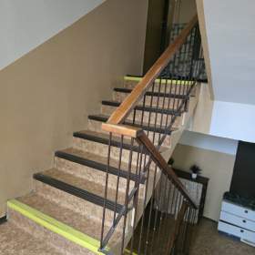 Foto inzerátu Světlý byt 3+1 72 m2, balkon, sklep, 2 NP třípodlažního domu k rekonstrukci.