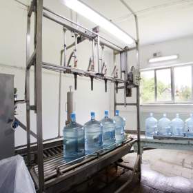 Foto inzerátu Prodej výrobní haly 950 m², pozemek 6 613 m² Malé Kunčice (Kończyce Małe)