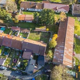 RD 3+kk zastavěná plocha 113m2 , užitná 229m2 , zahrada 344m2 , dobrá lokalita k rekonstrukci, Dobšic / 19635820