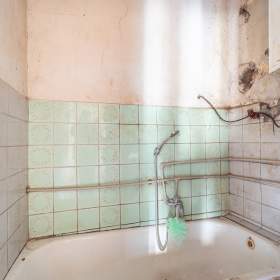 Foto inzerátu RD 3+kk zastavěná plocha 113 m2, užitná 229 m2,zahrada 344 m2,dobrá lokalita k rekonstrukci, Dobšic