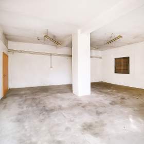 Foto inzerátu Pronájem prostoru garáž, dílna, sklad včetně zázemí a části zahrady, Havířov