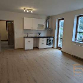 Pronájem bytu 2+kk, 58 m2, terasa 10 m2 - Praha Jeseniova / 19955523